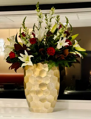 Gold Metallic Hexagonal Design Oval Vase