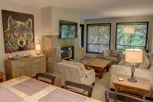 3 bedroom Powderhorn - ski-in/out
