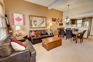 3 bedroom Mountain Star - ski-in/out - private hot tub