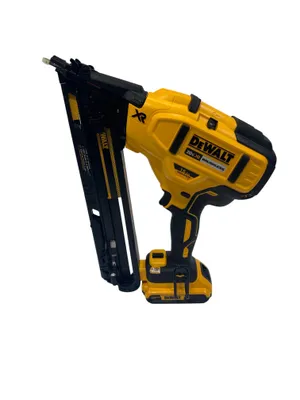 Dewalt 15-Gauge Angled Finish Nailer