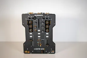 XONE 23C Mixer / Mixeur