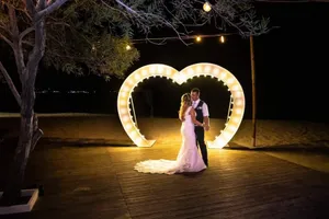 Illuminated heart arch 8ft LL2005
