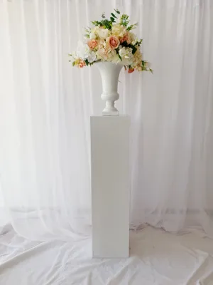 White box stand with arrangement CEREMONY & RECEPTION AE2016B