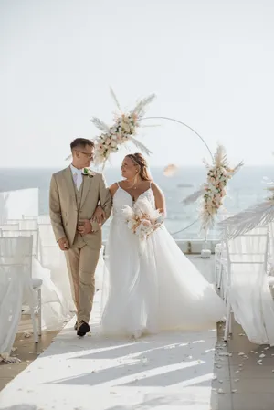 Black Halo Arch with Asymmetrical Maria Arrangements CEREMONY & RECEPTION