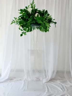 Naked box stand with arrangement CEREMONY ONLY AE2015A