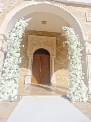Rose & Gypsofilia A-symmetrical arch CEREMONY ONLY