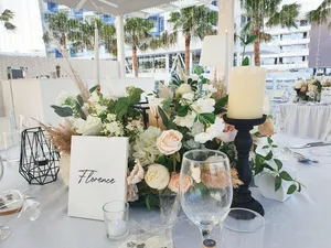 Black pampass centrepiece
