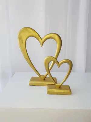 Gold heart stands - set of 2