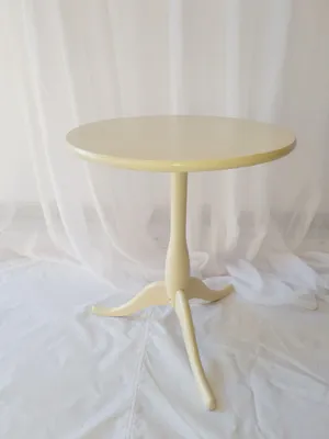 Small cream side table TB2001