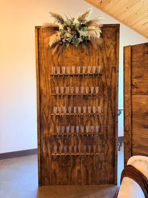 Champagne Wall: Wooden