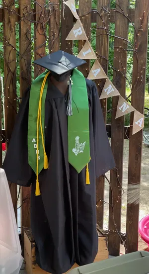 Graduation: Cap & Gown Stand
