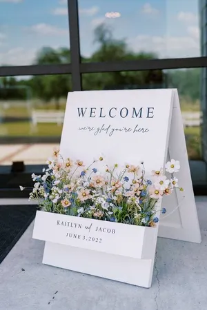Welcome Sign: Flower Box
