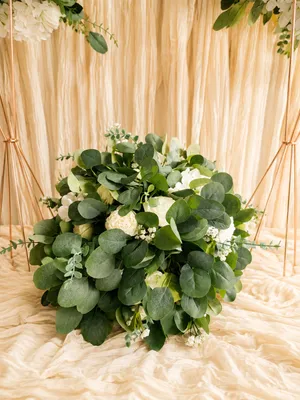 White and Green Floral Ball Set 