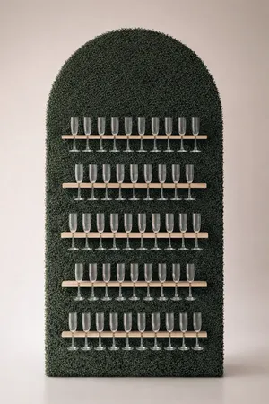 Champagne Wall: Boxwood