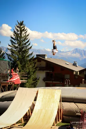 Airbag Skatepark Jump 