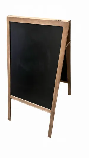 Tableau noir avec Stylos craies 