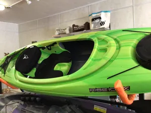 Sit-in Kayak — Pelican/Rize 100X— K-001