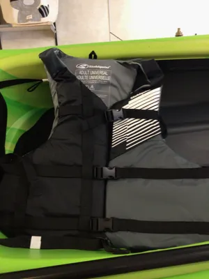 Adult M/L Life Vest— L-002