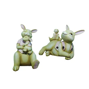 Figurina Iepure cu copil in brate ( set 2 bc ) 1,8 x 2,5m