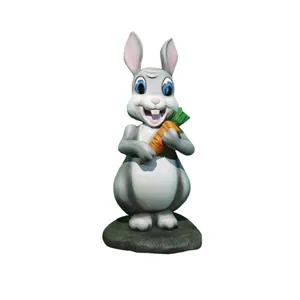 Figurina iepure cu morcov