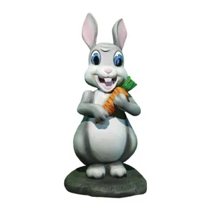 Figurina iepure cu morcov