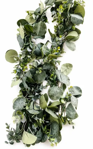 Eucalyptus & Boxwood Garland