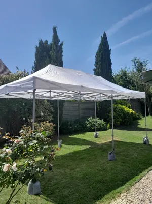 Tonnelle pliante 3 x 6 m avec côtés