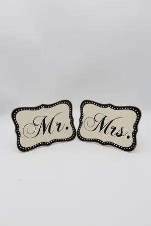 Mr. & Mrs. Sign (Rustic)