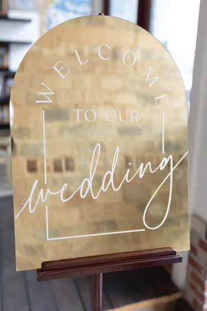 Welcome To Our Wedding Sign (Gold Mirrored)