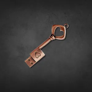 32 GB Key to My Heart Flash Drive 