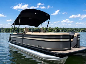 Viaggio Lago X-U Pontoon