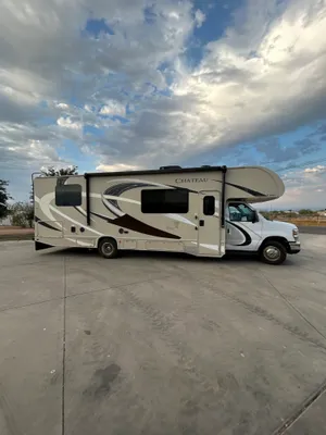 2018 Chateau Class C RV (9581)