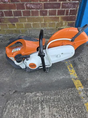 Stihl 300mm petrol disc cutter