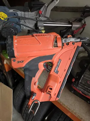 Paslode 1st fix gas nail gun