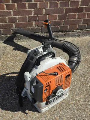 Petrol back pack blower