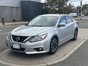 Nissan Altima 2016 silver