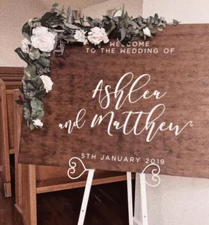 White Metal Easel