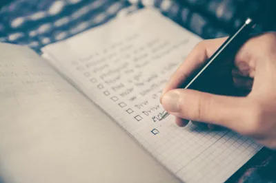 Gästebuch mieten ohne Fehler – Checkliste für die stressfreie Event-Planung