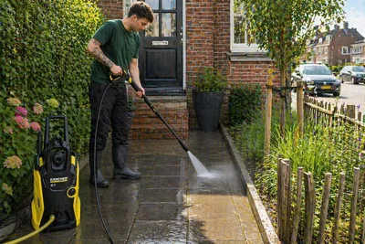 Hogedrukreiniger huren Amsterdam Noord terras reinigen met hoge druk