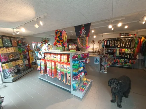 Kite shop: kites and wind chimes