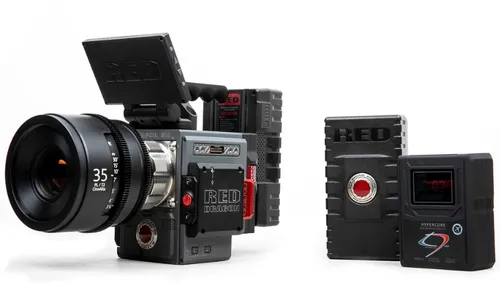 Kit de Cámara RED Scarlet-W 5K (Sin óptica) con baterías, cargador, tarjetas de memoria, jaula y trípode