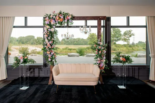 Rustic Arch Decor