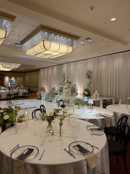 120in Round Tablecloths: Premium