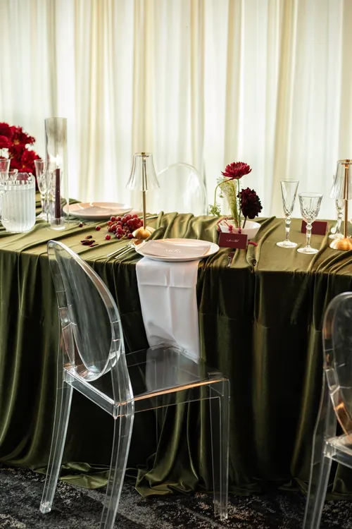 90x132in Rectangular Tablecloths: Premium