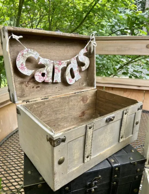 Brownish/Gray Card Box