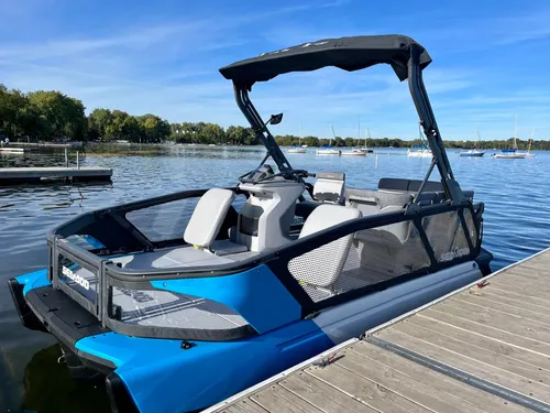 2021 Sea-Doo Switch 21’ – Fun, Easy-to-Drive Pontoon for 8 Passengers