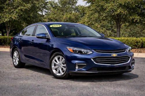 2017 Chevrolet Malibu – Blue | LS Model