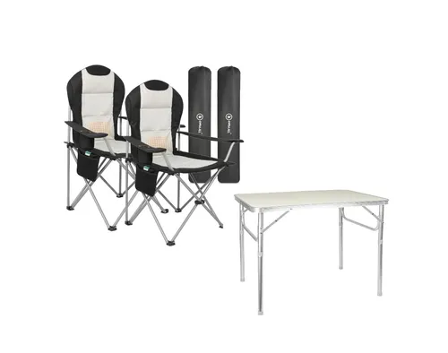2x Campingstühle und ein kleiner Campingtisch
