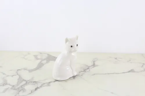 Vintage Ceramic White Cat
