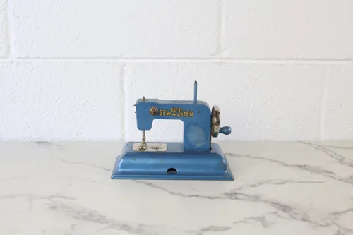 Mini Metal Sewing Machine